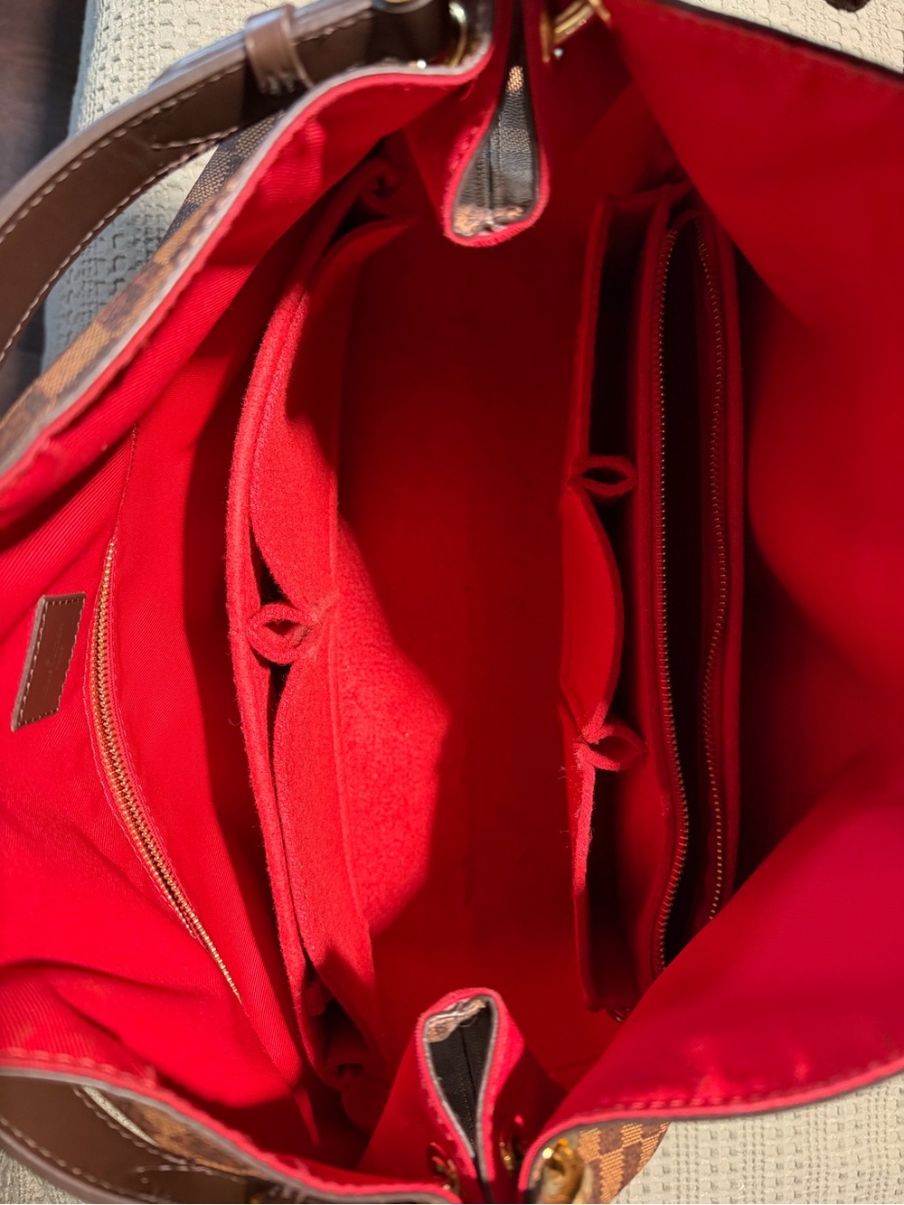 Large Louis Vuitton Brown Damier Ebene Canvas tote with Red Lining. - Picture 13 of 15